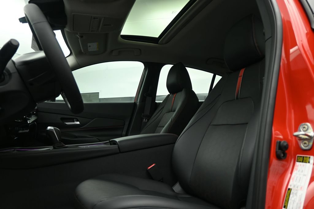 New 2026 Nissan Sentra SR w/ SR Premium Package FWD image 15