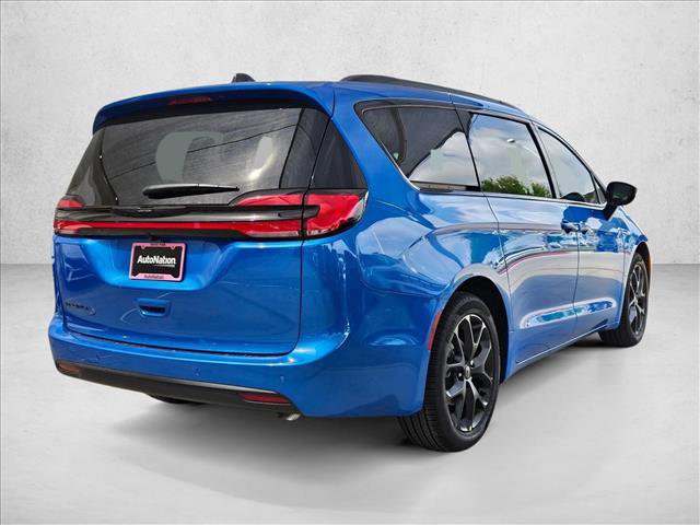 New 2026 Chrysler Pacifica Select w/ S Appearance Package FWD image 2