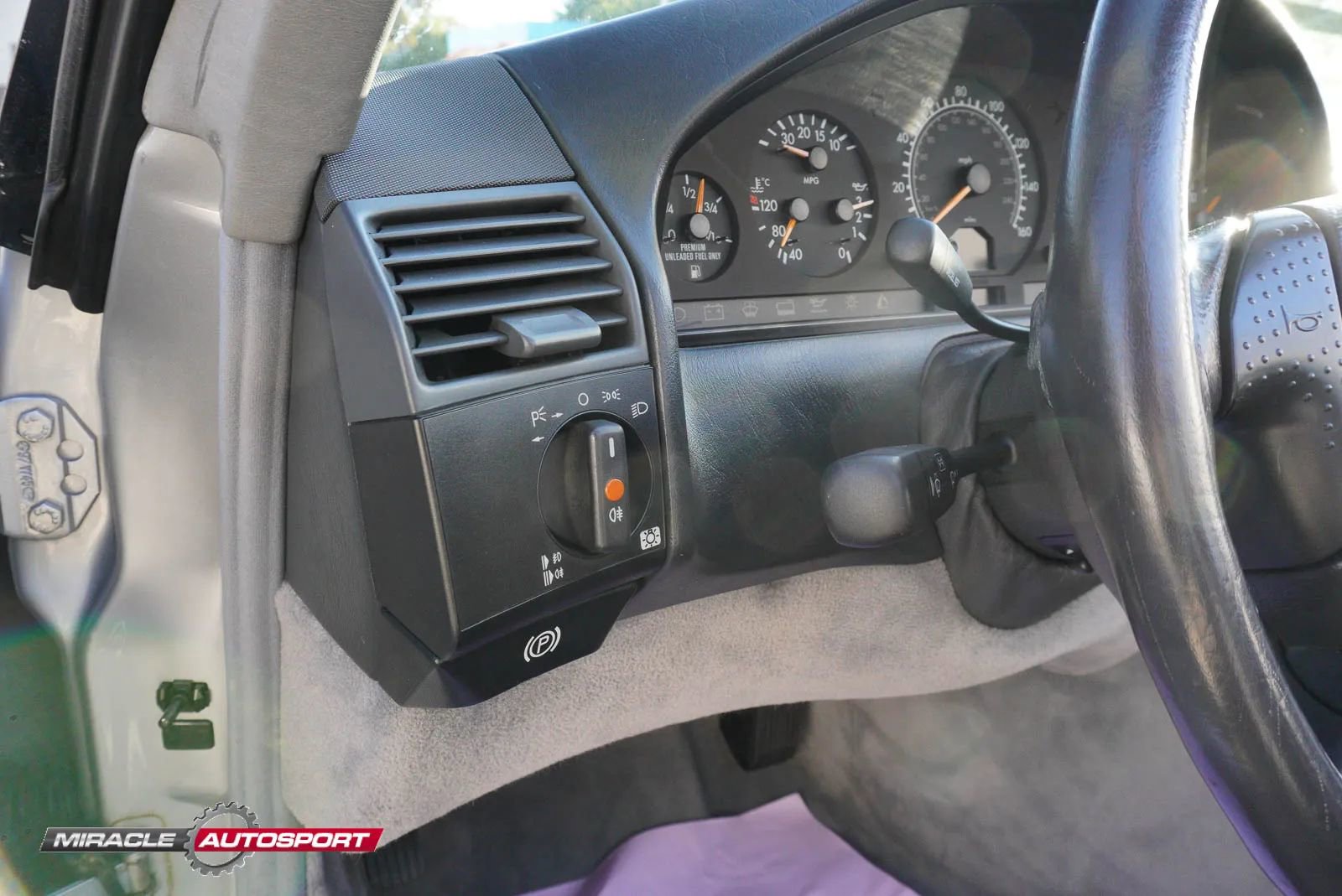 Used 1998 Mercedes-Benz SL 500 image 32