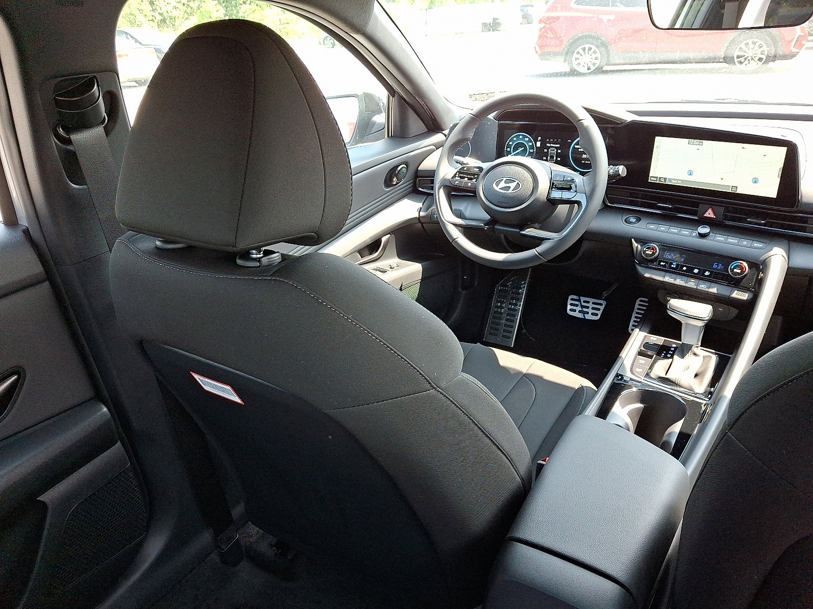 New 2025 Hyundai Elantra SEL image 9