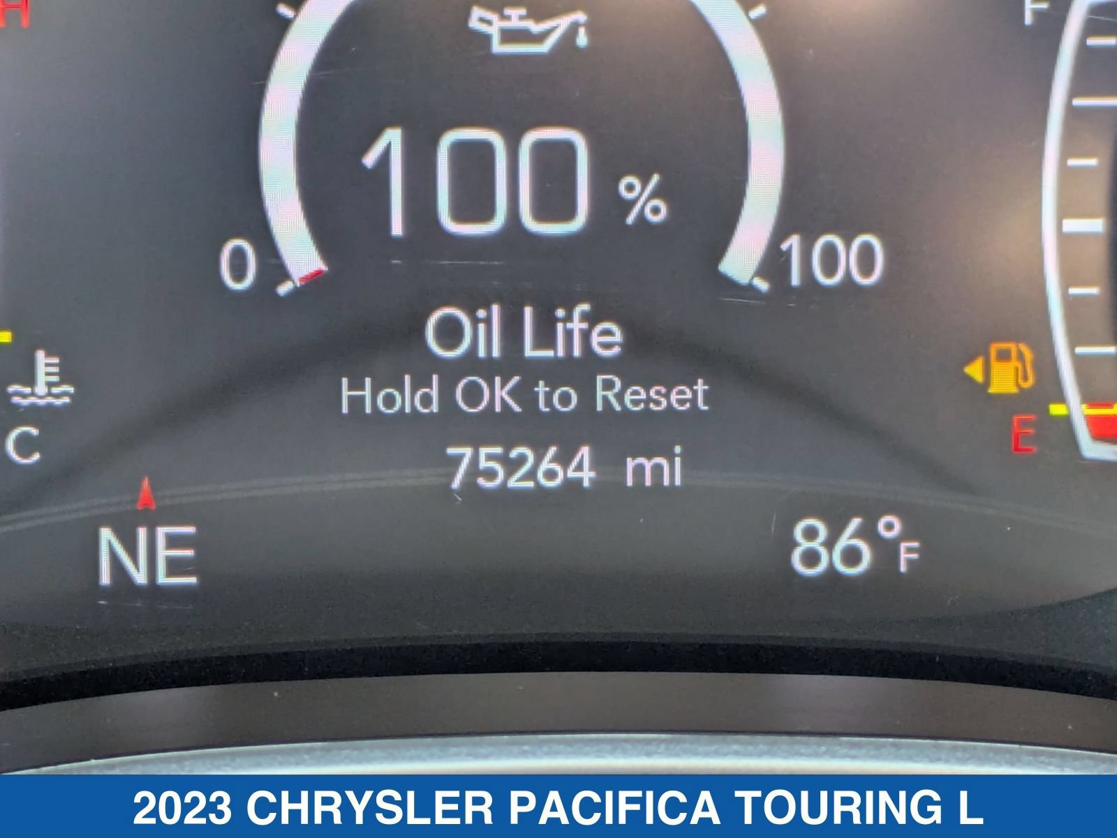 Used 2023 Chrysler Pacifica Touring-L FWD image 20
