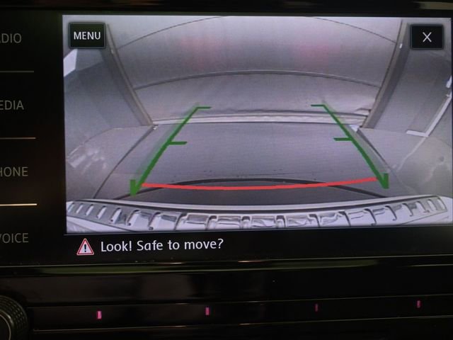 Used 2022 Volkswagen Passat 2.0T SE image 7