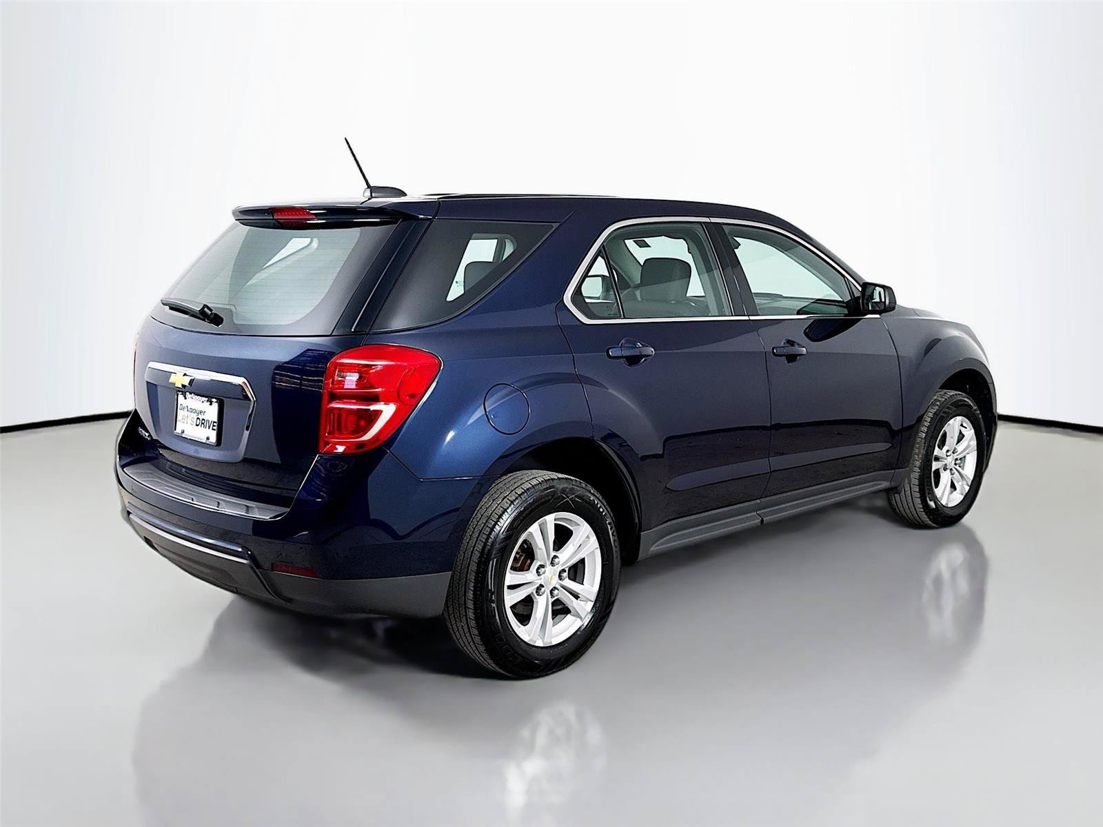 Used 2017 Chevrolet Equinox LS FWD image 9