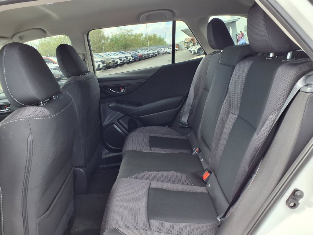 Used 2025 Subaru Outback Premium AWD/4WD image 23