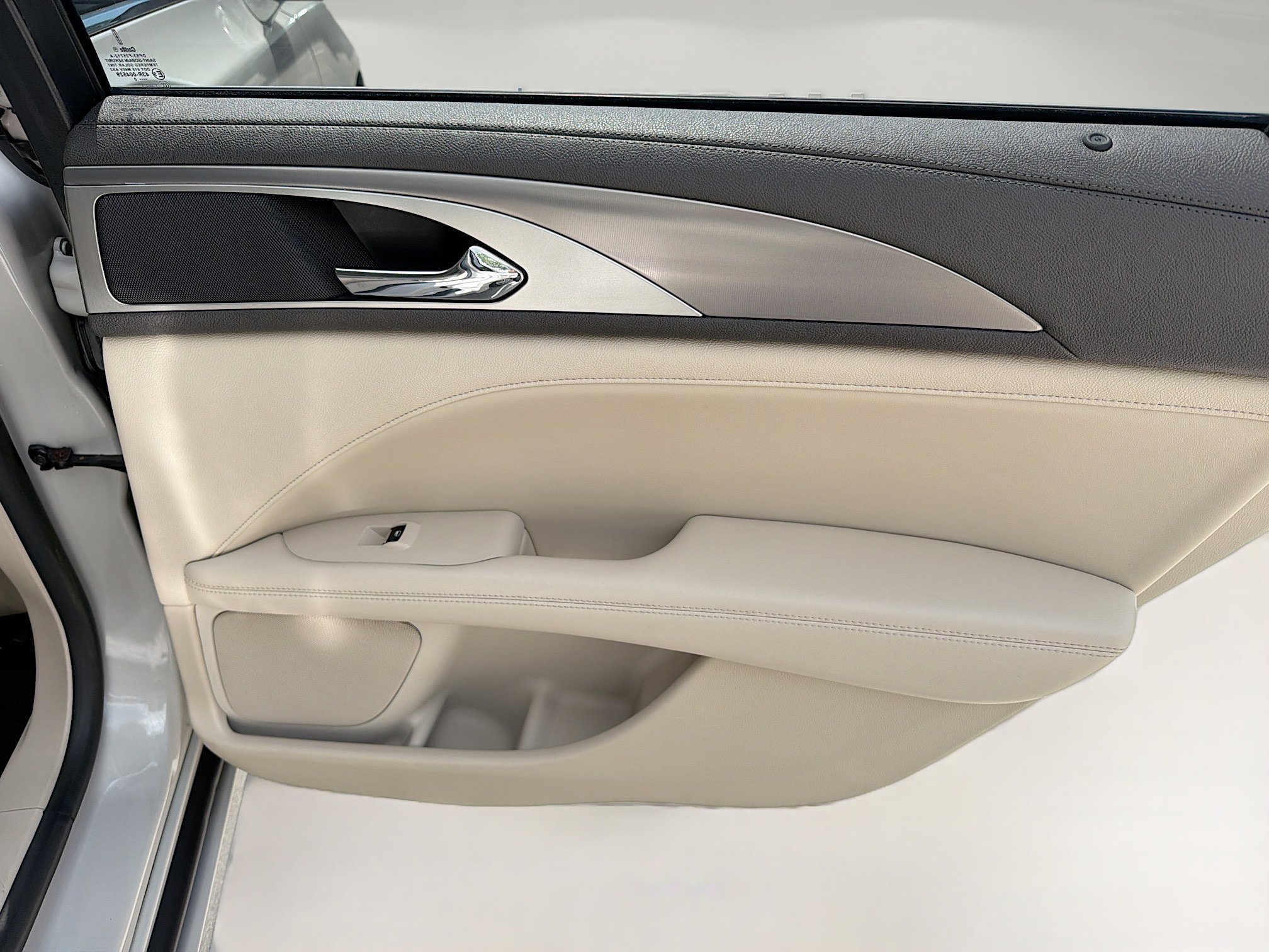 Used 2020 Lincoln MKZ FWD image 29