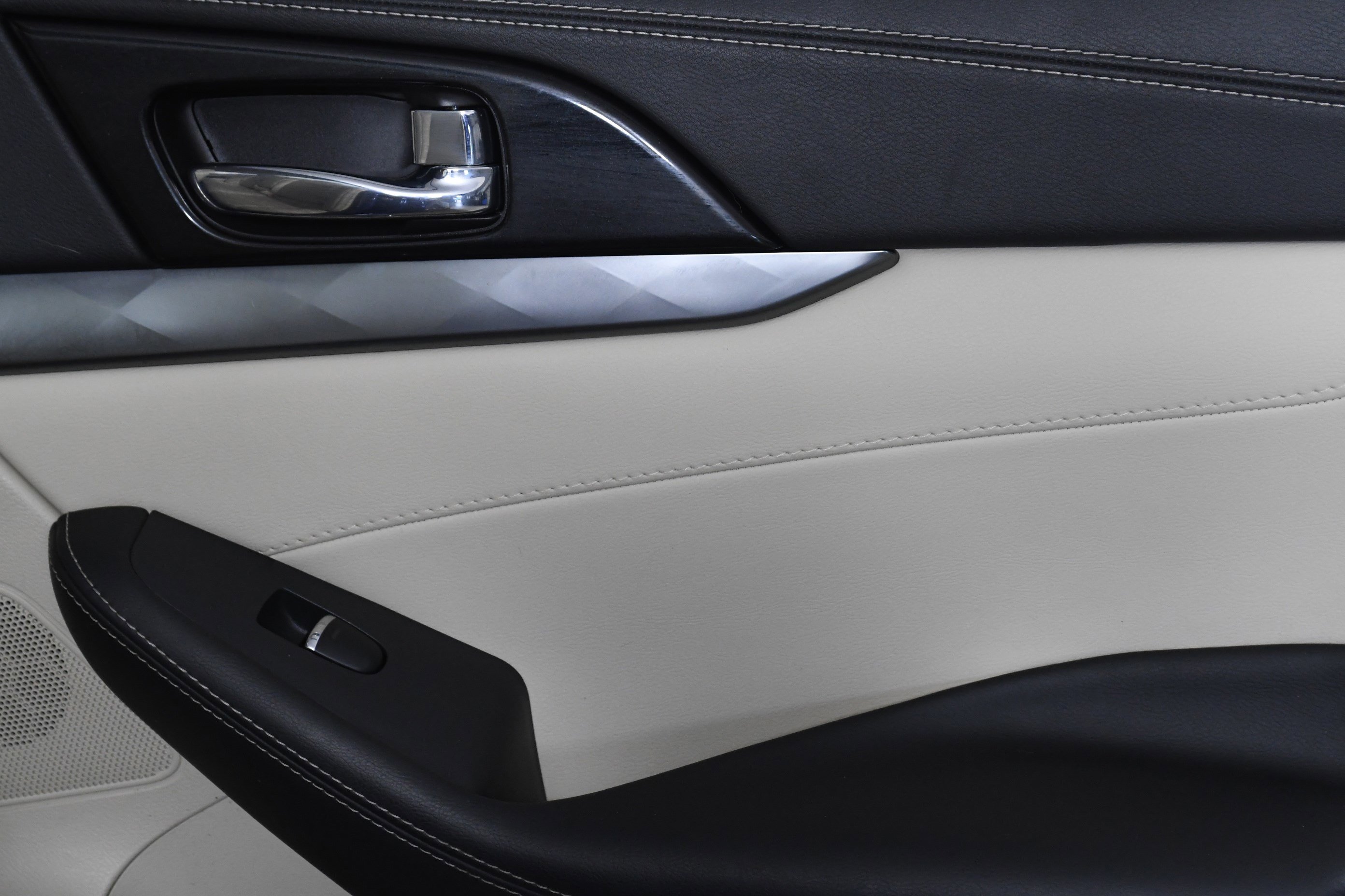 Used 2019 Nissan Maxima 3.5 SL w/ Floor Mat Group image 25