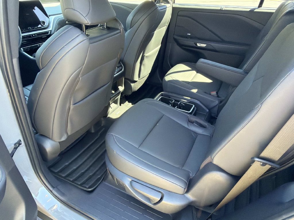 Used 2025 Lexus TX 500h AWD w/ Technology Package image 12