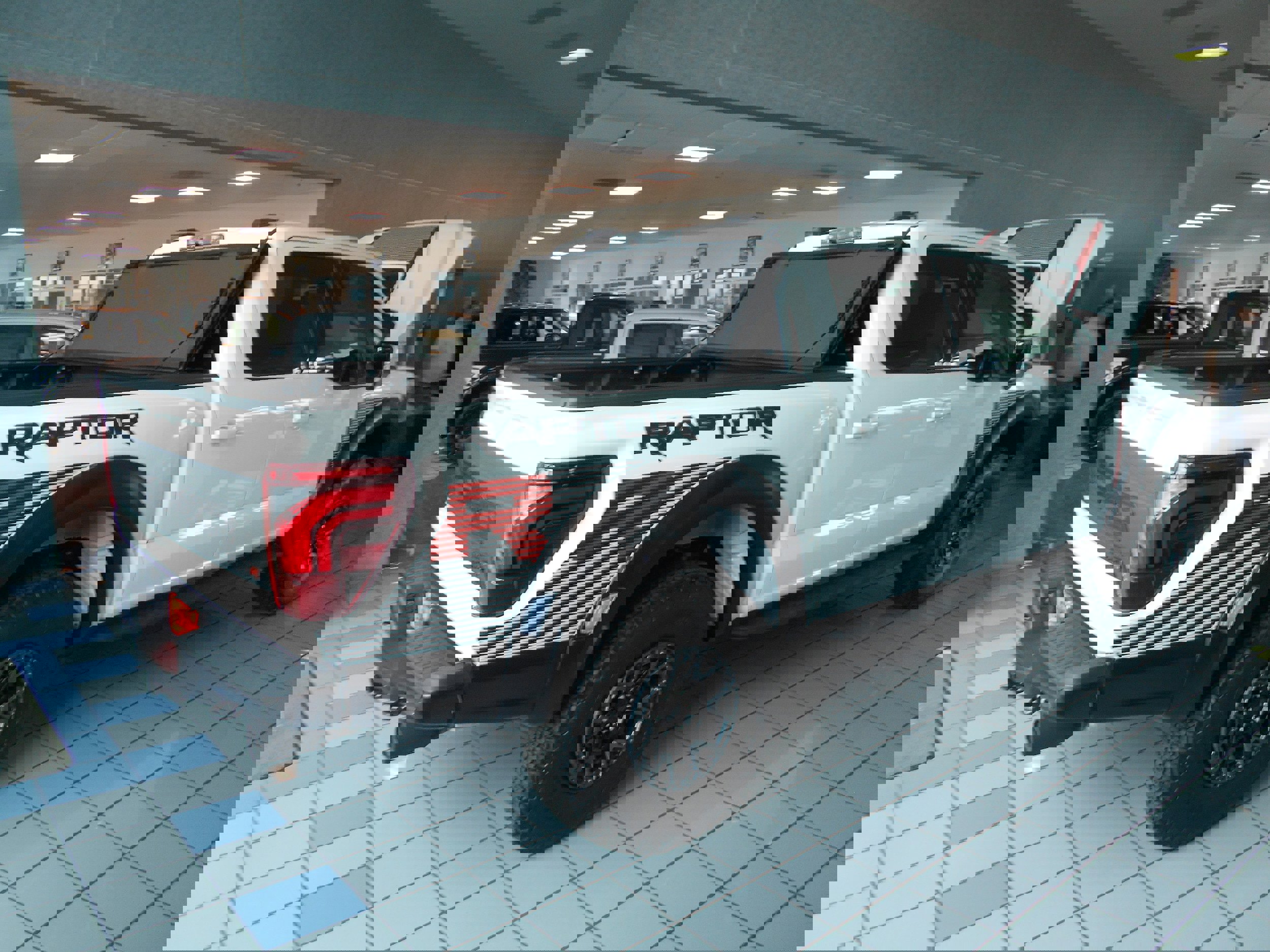 Used 2025 Ford F150 Raptor w/ Equipment Group 803A Raptor R image 3