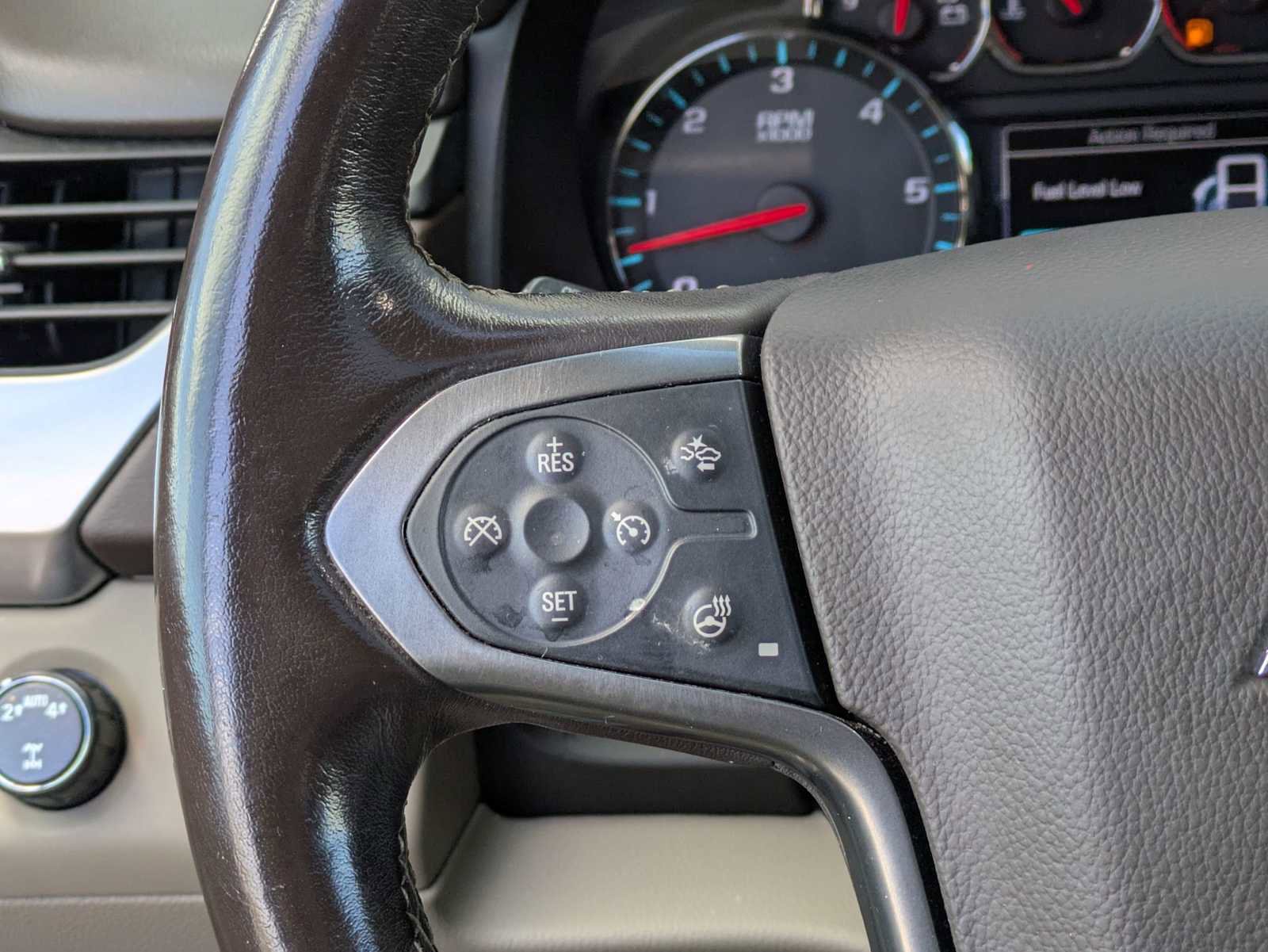 Used 2019 Chevrolet Suburban LT w/ Luxury Package image 24