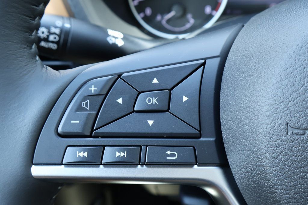 New 2025 Nissan Sentra SV w/ SV Premium Package image 11