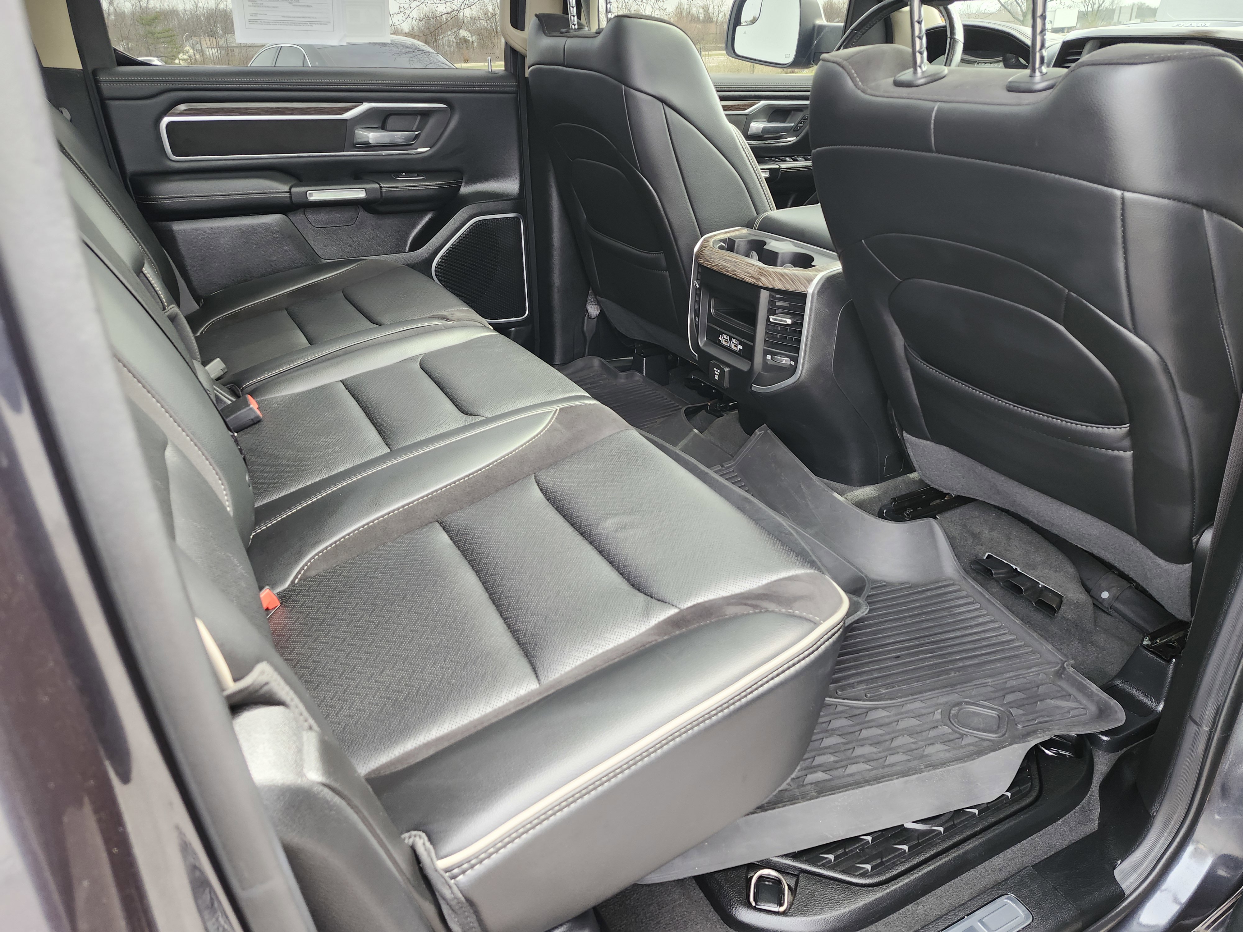 Used 2020 RAM 1500 Laramie AWD/4WD image 23