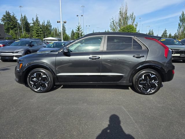 Certified 2023 Kia Niro Wave FWD image 2