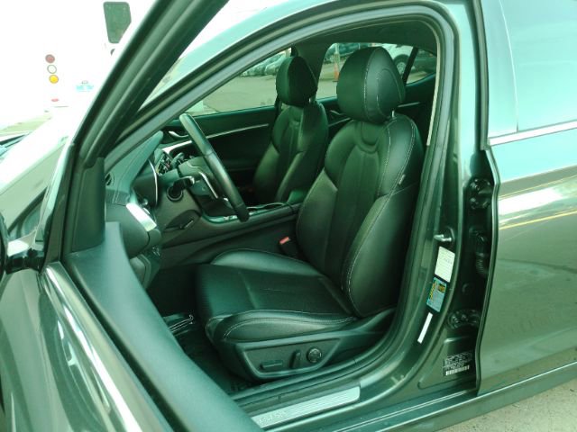 Used 2020 Genesis G70 2.0T image 16