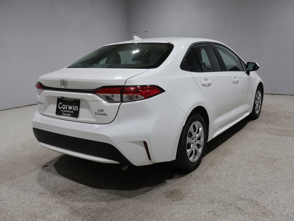 Used 2022 Toyota Corolla LE w/ Carpet Mat Package (TMS) FWD image 2