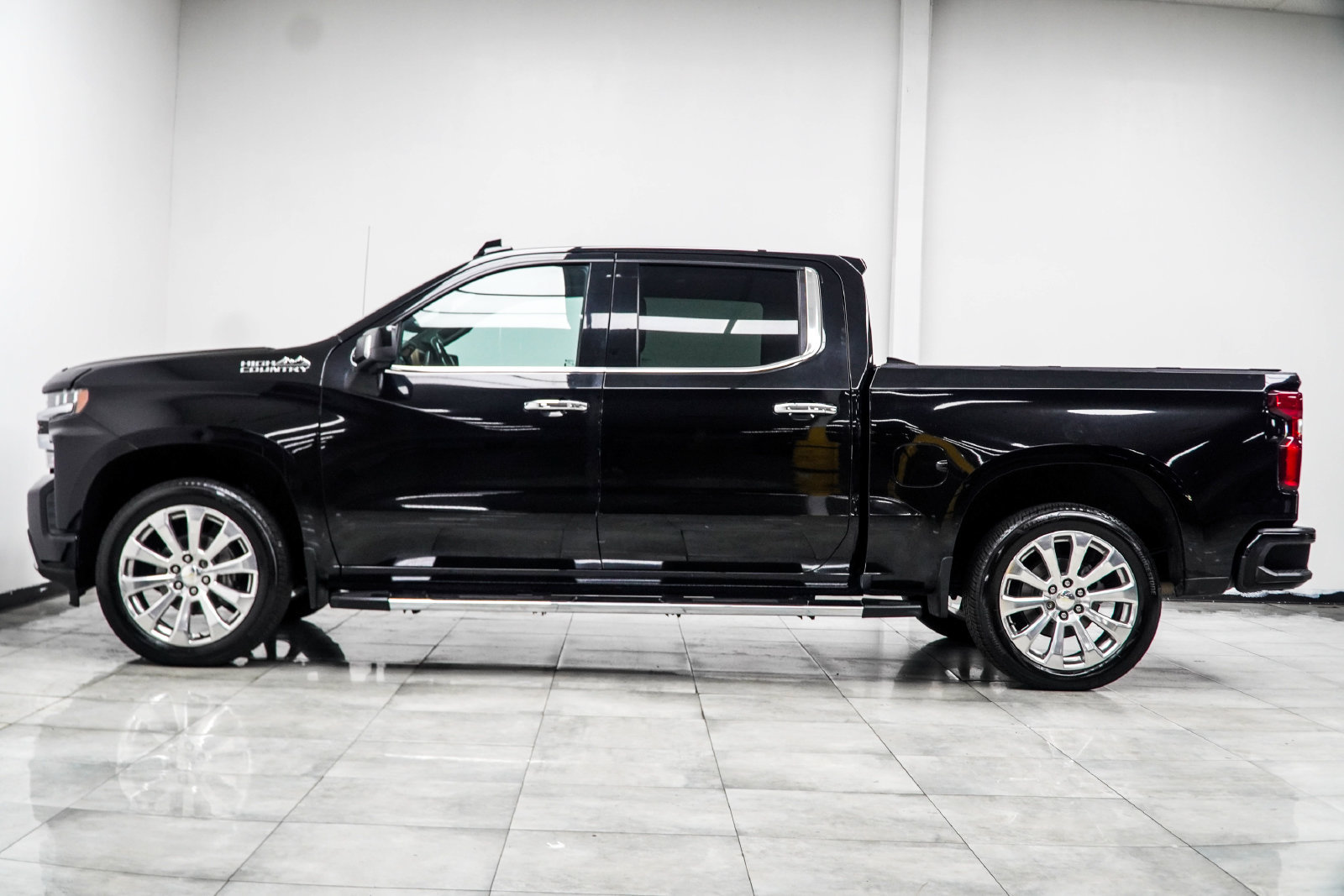 Used 2021 Chevrolet Silverado 1500 High Country AWD/4WD image 10
