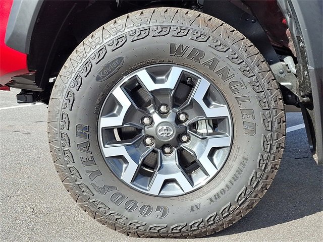 Used 2023 Toyota Tacoma TRD Off-Road image 8