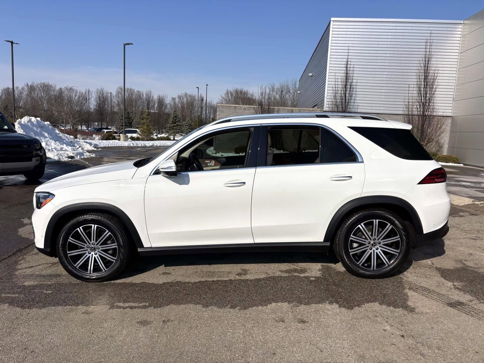 Used 2024 Mercedes-Benz GLE 450 4MATIC image 4