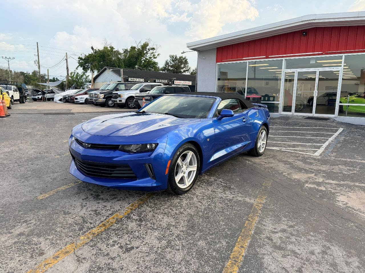 Used 2017 Chevrolet Camaro LT RWD image 5
