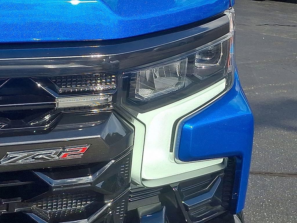 Used 2024 Chevrolet Silverado 1500 ZR2 image 9