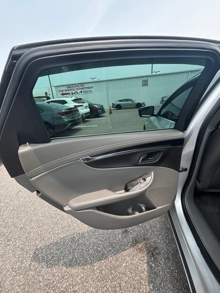 Used 2015 Chevrolet Impala LT FWD image 16