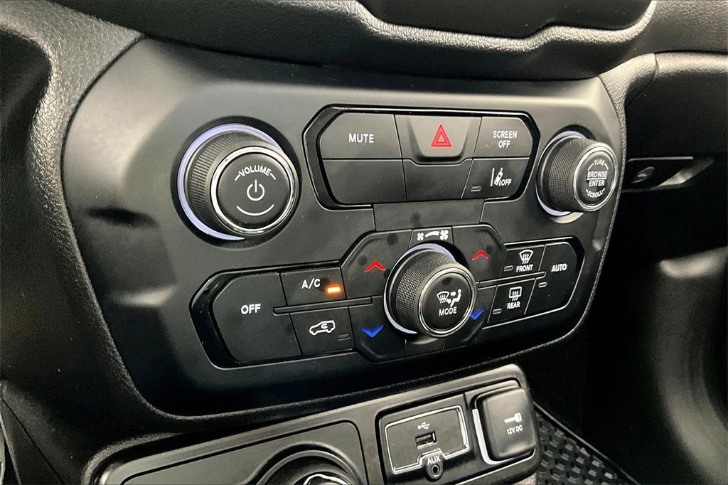 Used 2022 Jeep Renegade Limited image 31