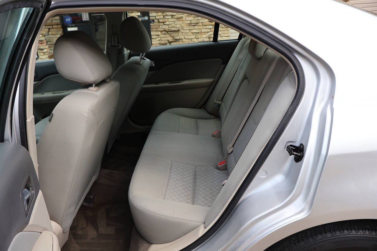 Used 2012 Ford Fusion S FWD image 18