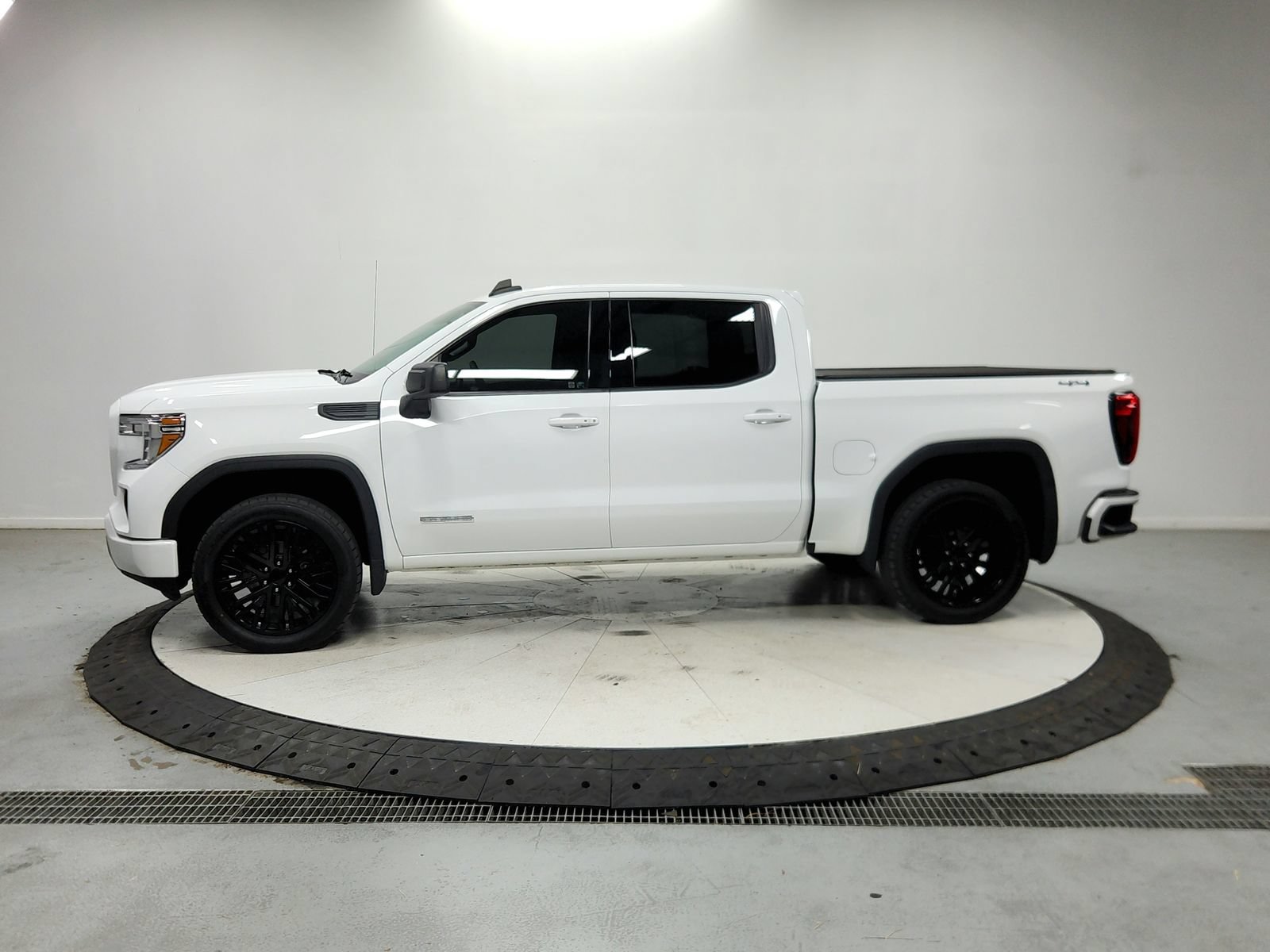 Used 2022 GMC Sierra 1500 Elevation AWD/4WD image 4