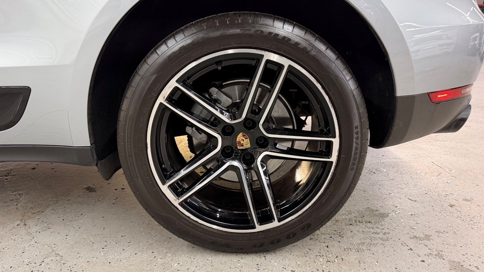 Used 2019 Porsche Macan S w/ Premium Package Plus AWD/4WD image 14