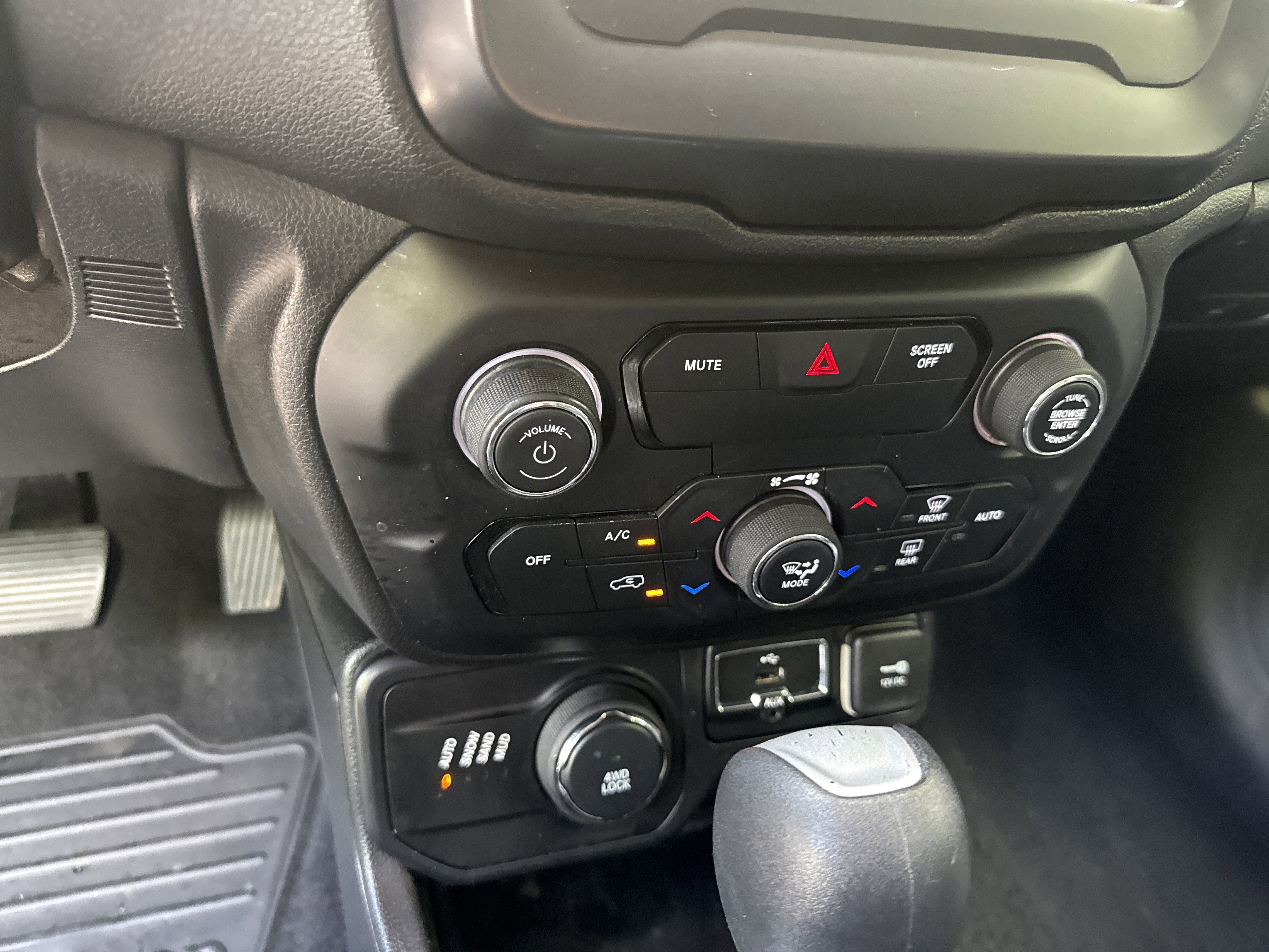 Used 2019 Jeep Renegade Sport w/ UConnect 7.0 Group AWD/4WD image 28