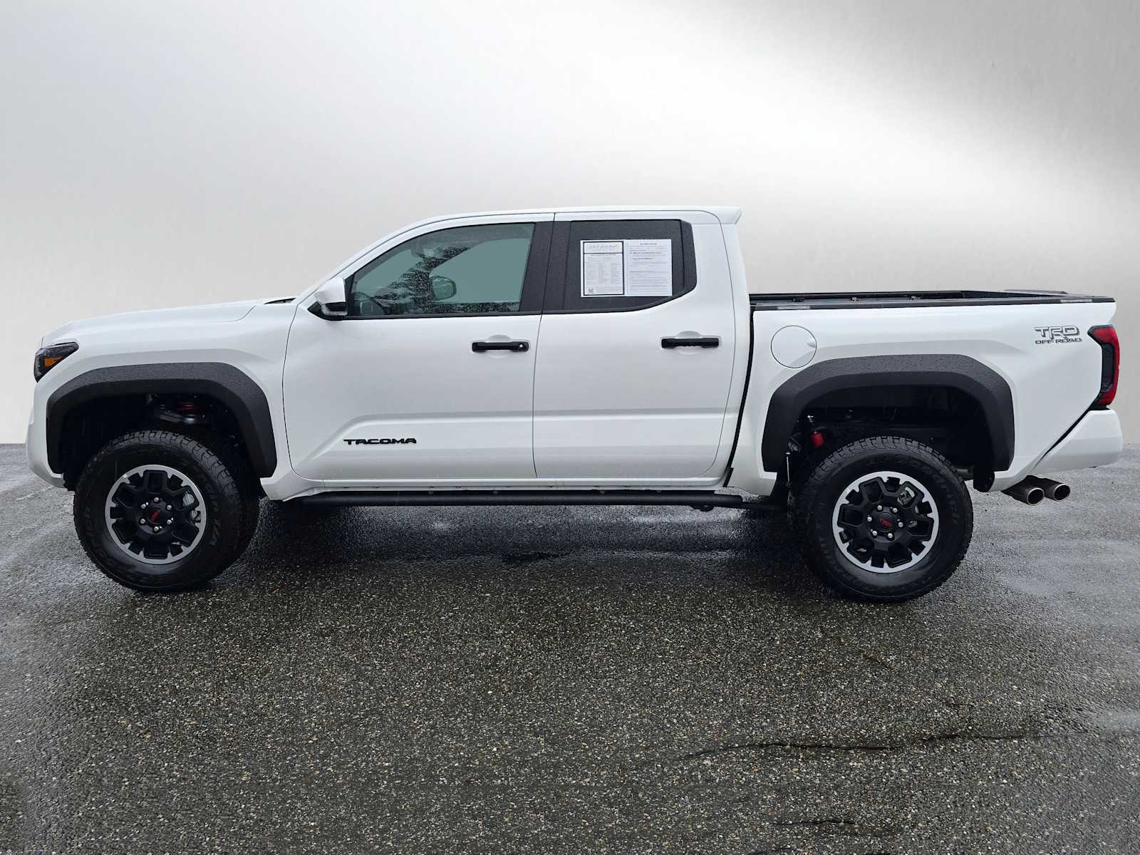 Used 2025 Toyota Tacoma TRD Sport image 6