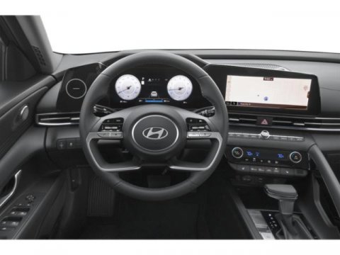 Used 2025 Hyundai Elantra SEL image 9
