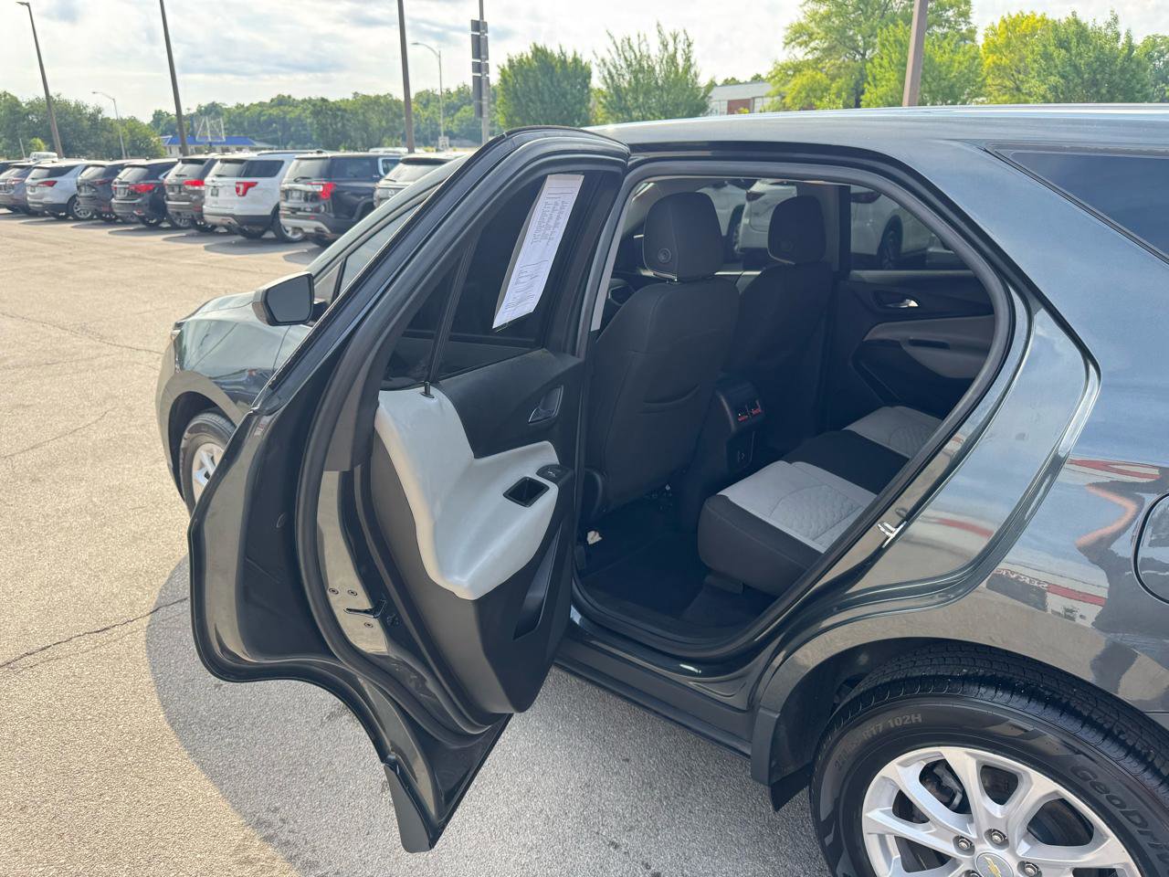 Used 2019 Chevrolet Equinox LS w/ LS Convenience Package FWD image 14