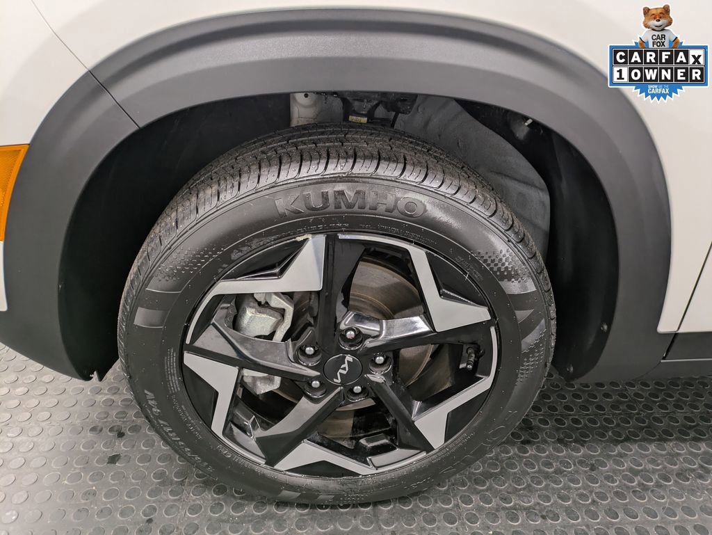 Certified 2025 Kia Seltos S image 7