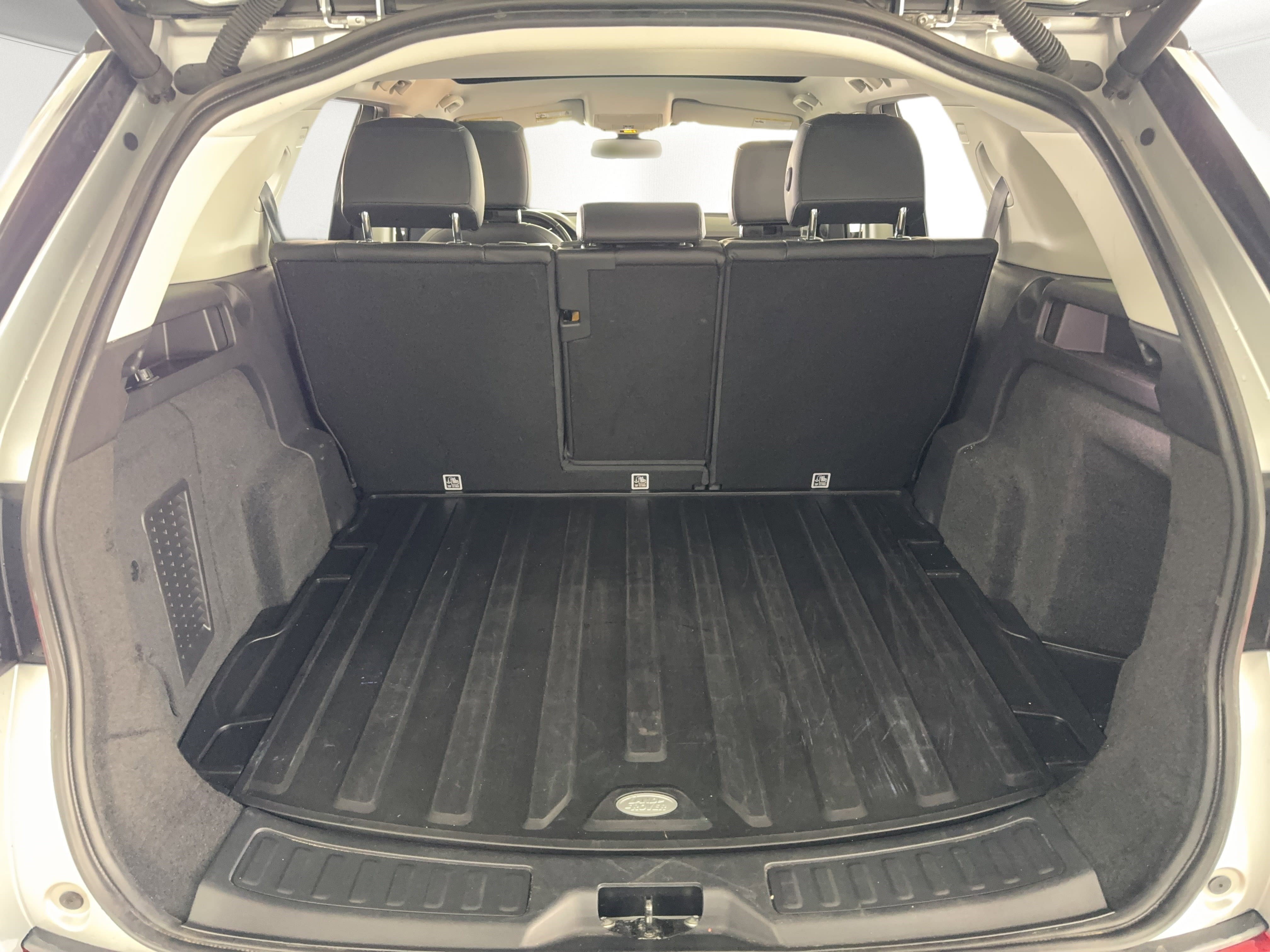 Used 2019 Land Rover Discovery Sport HSE AWD/4WD image 13