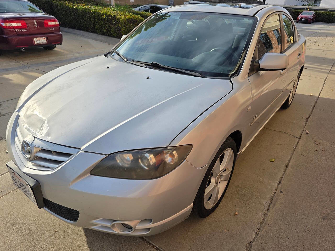 Used 2004 MAZDA MAZDA3 s w/ Moonroof & 6-CD Pkg FWD image 3