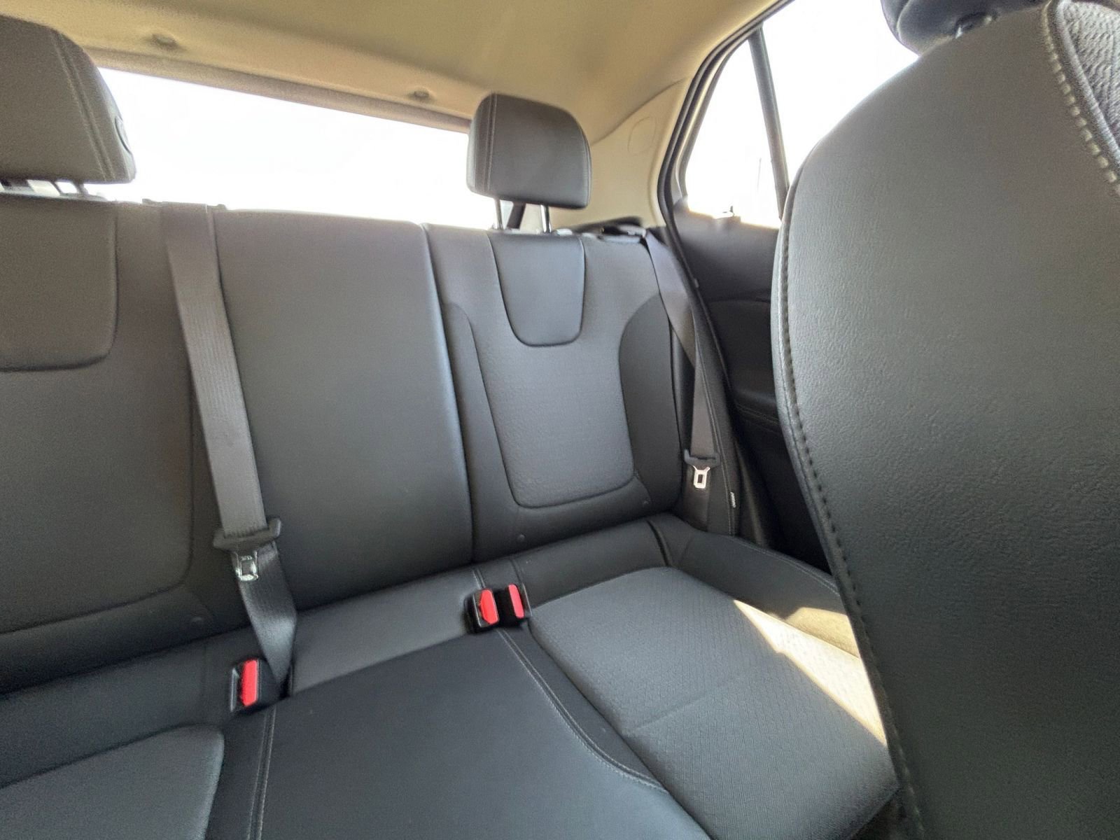 Used 2025 Buick Encore GX Preferred image 38