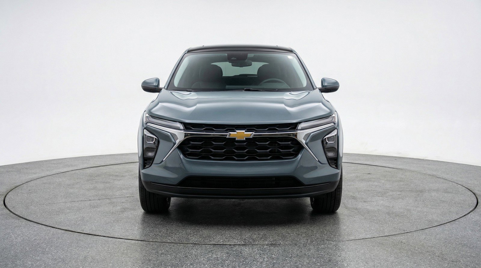 Used 2025 Chevrolet Trax LT w/ LT Convenience Package image 2