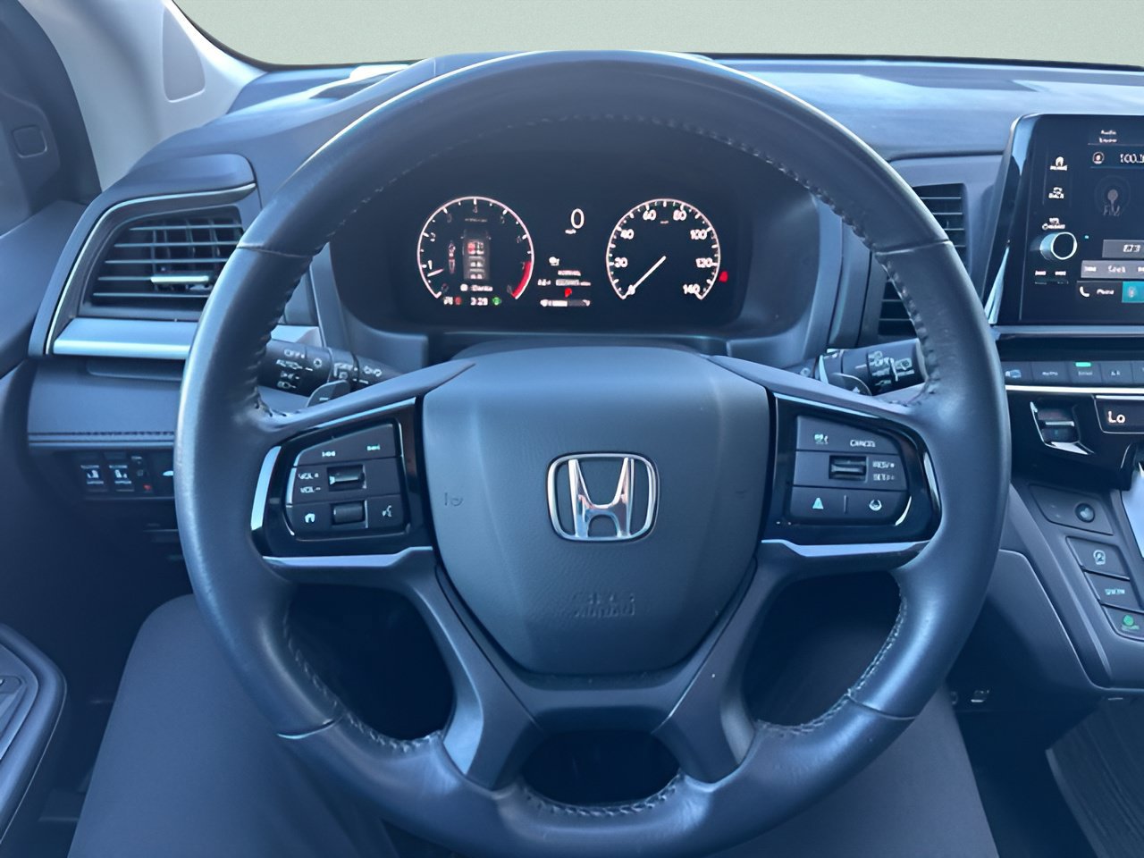 Used 2025 Honda Odyssey EX-L image 17