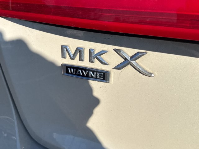 Used 2016 Lincoln MKX Select w/ Select Plus Package AWD/4WD image 18