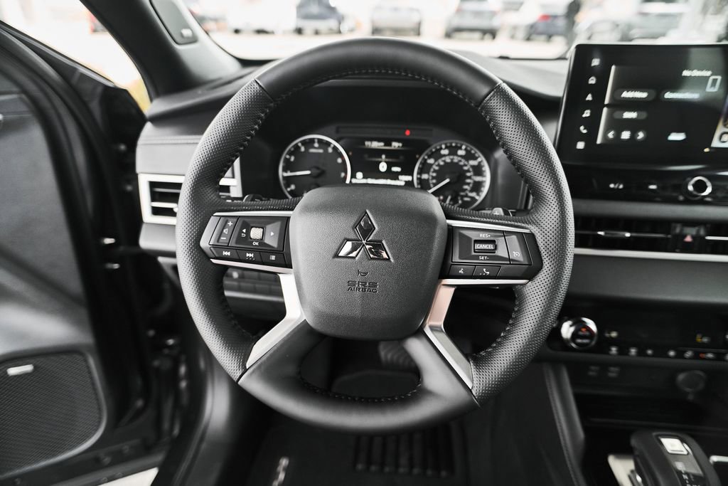 New 2026 Mitsubishi Outlander LE FWD image 18