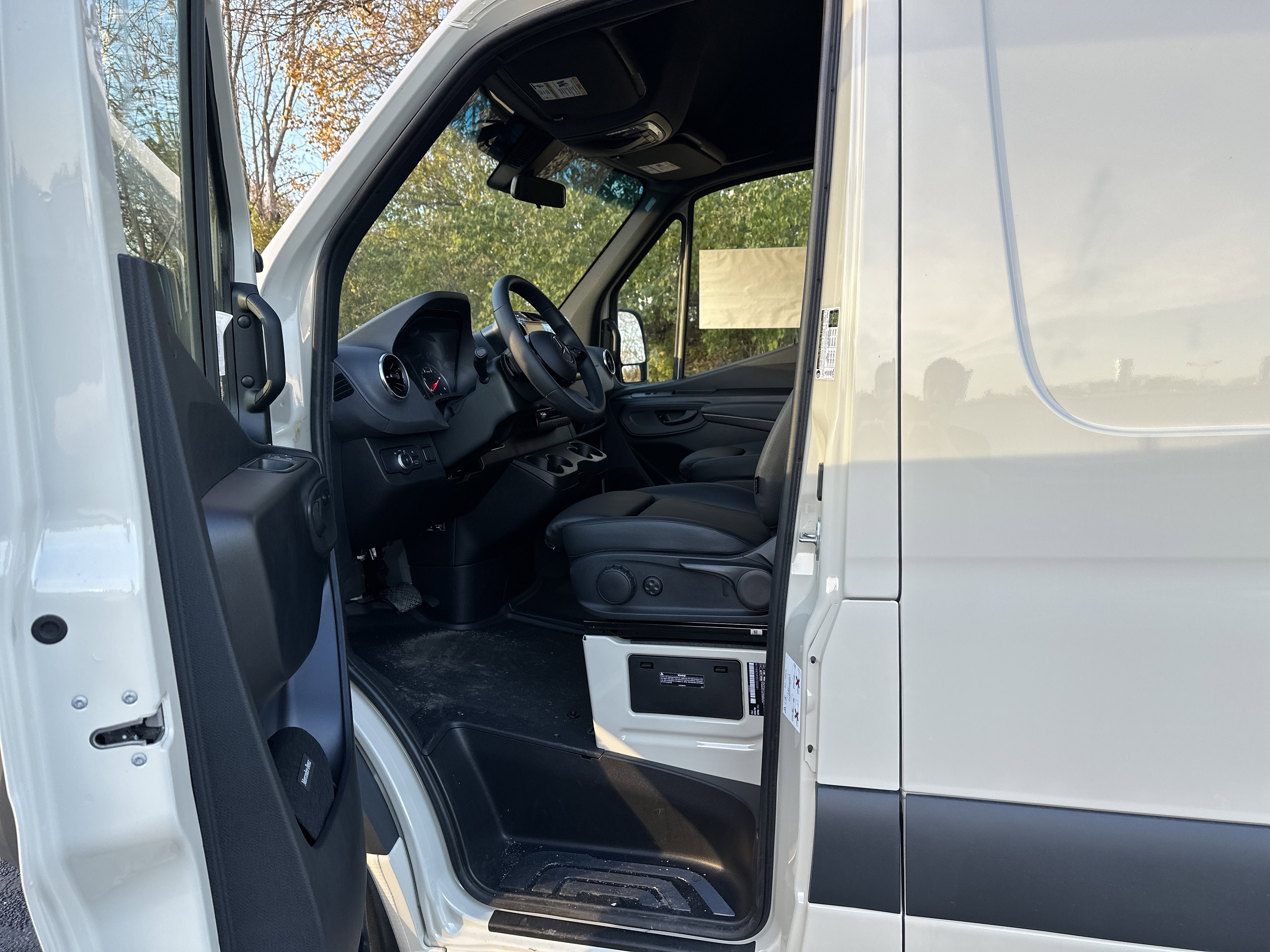 New 2025 Mercedes-Benz Sprinter 2500 image 12