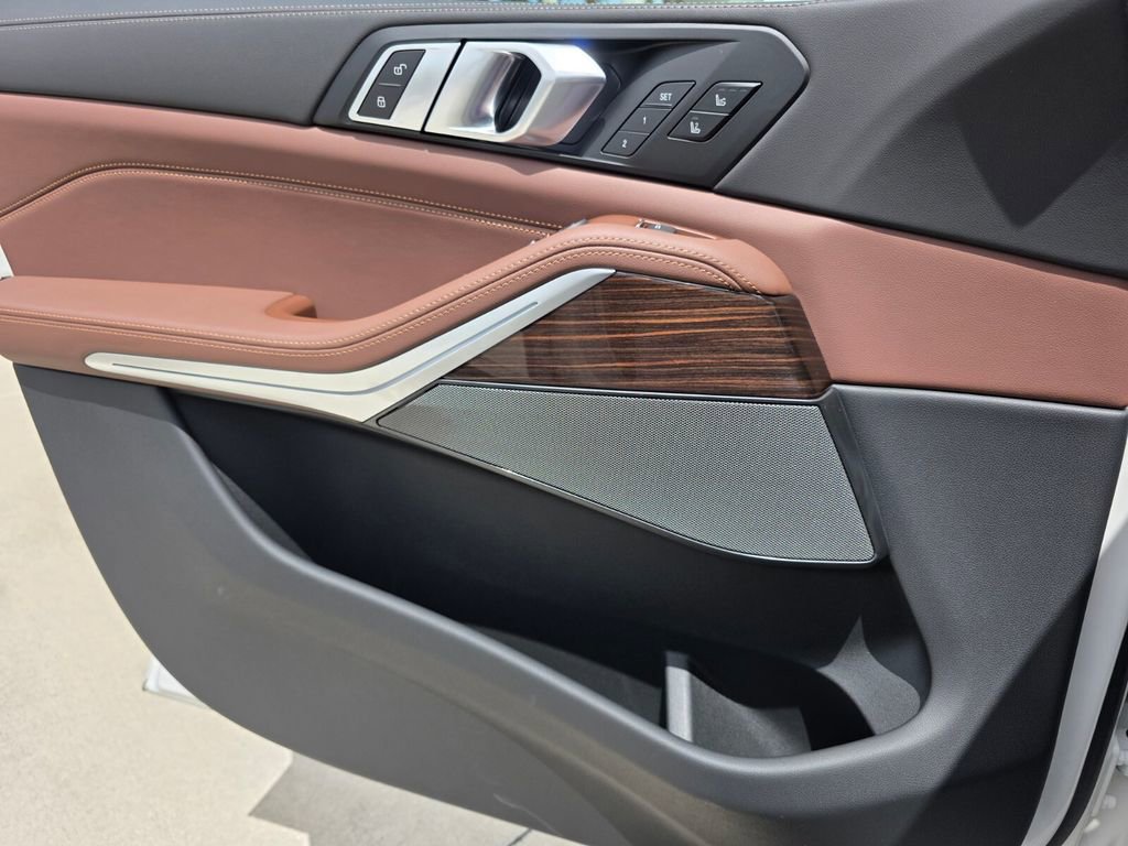 New 2026 BMW X5 sDrive40i w/ M Sport Package RWD image 16