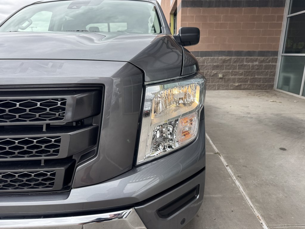 Used 2024 Nissan Titan SV w/ SV Convenience Package RWD image 11