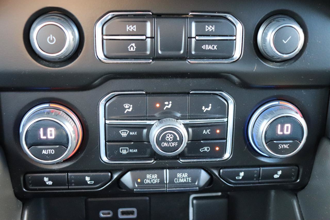 Used 2023 Chevrolet Suburban LT AWD/4WD image 38
