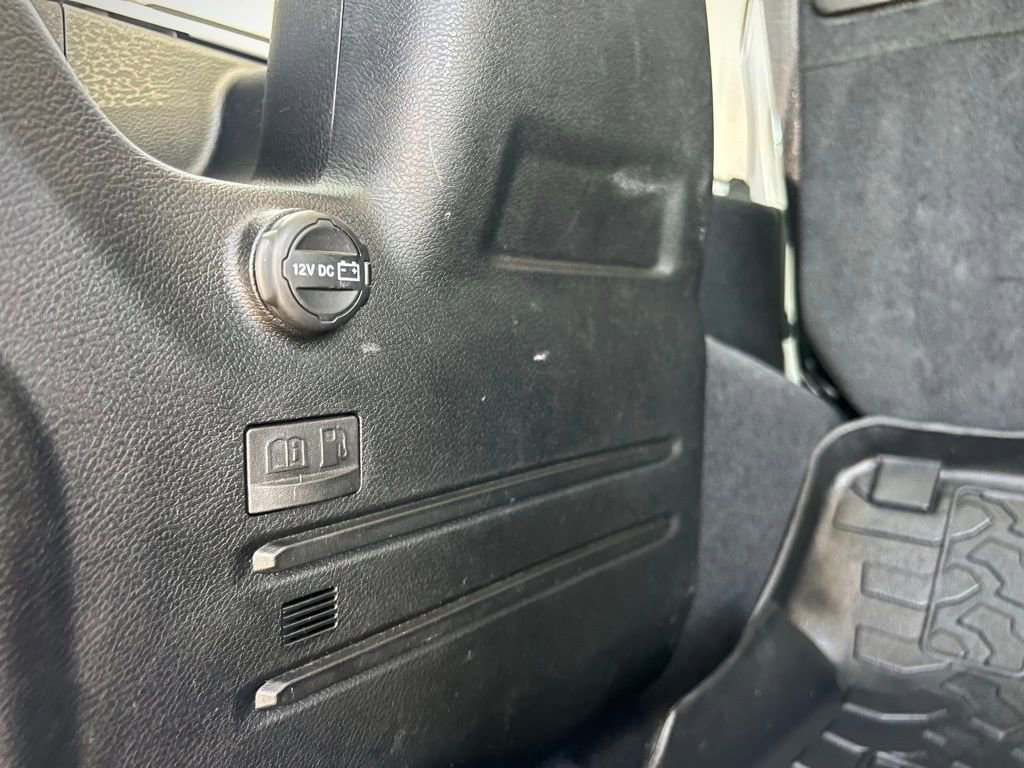 Used 2022 Jeep Wrangler Unlimited Sahara w/ Cold Weather Group image 27