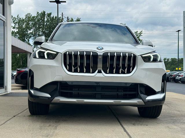 Used 2025 BMW X1 xDrive28i w/ Premium Package AWD/4WD image 2