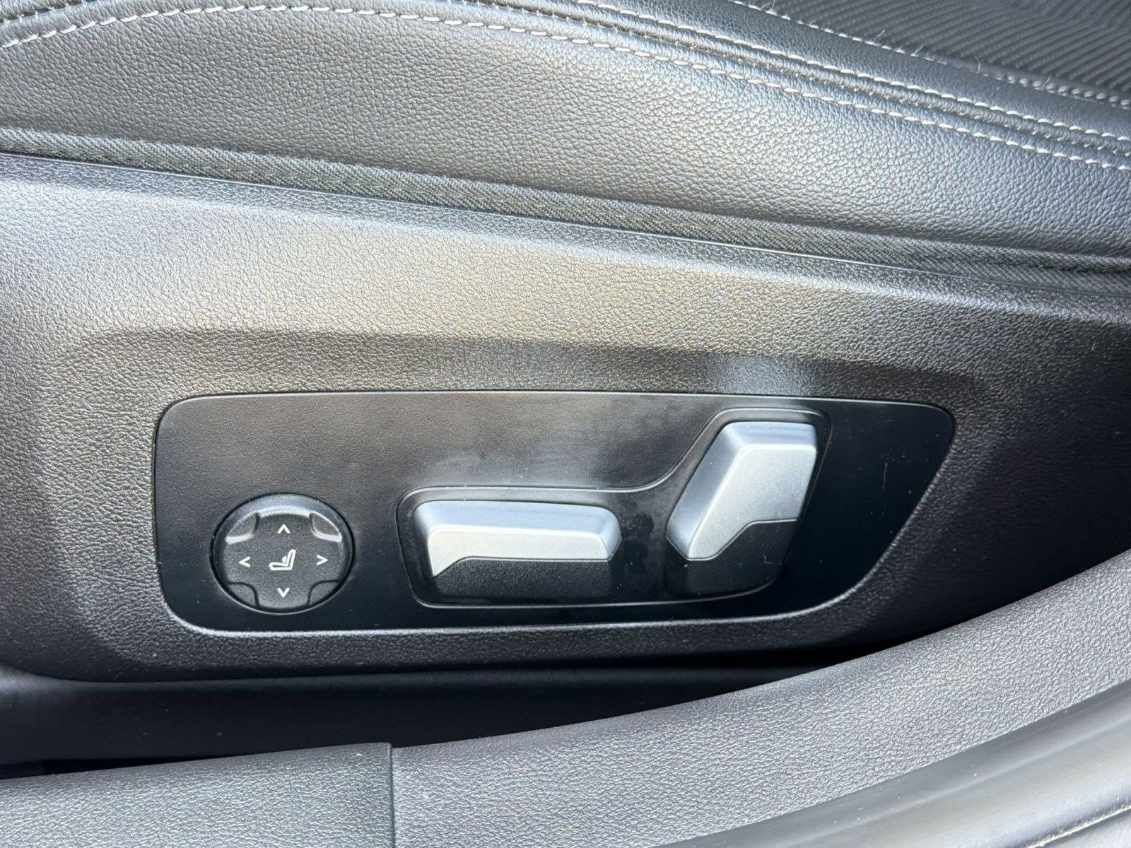 Certified 2023 BMW 330i Sedan w/ Parking Assistance Package image 14