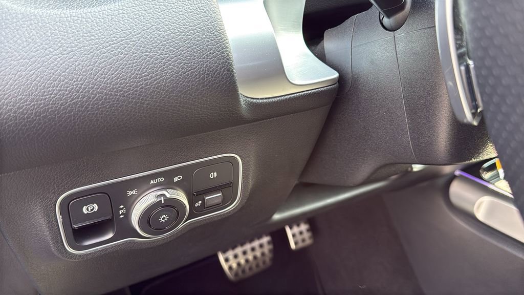 Certified 2024 Mercedes-Benz GLB 250 image 23