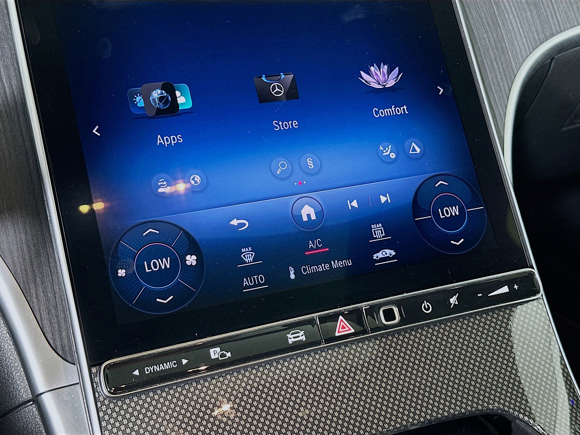 Used 2024 Mercedes-Benz C 300 Sedan image 24