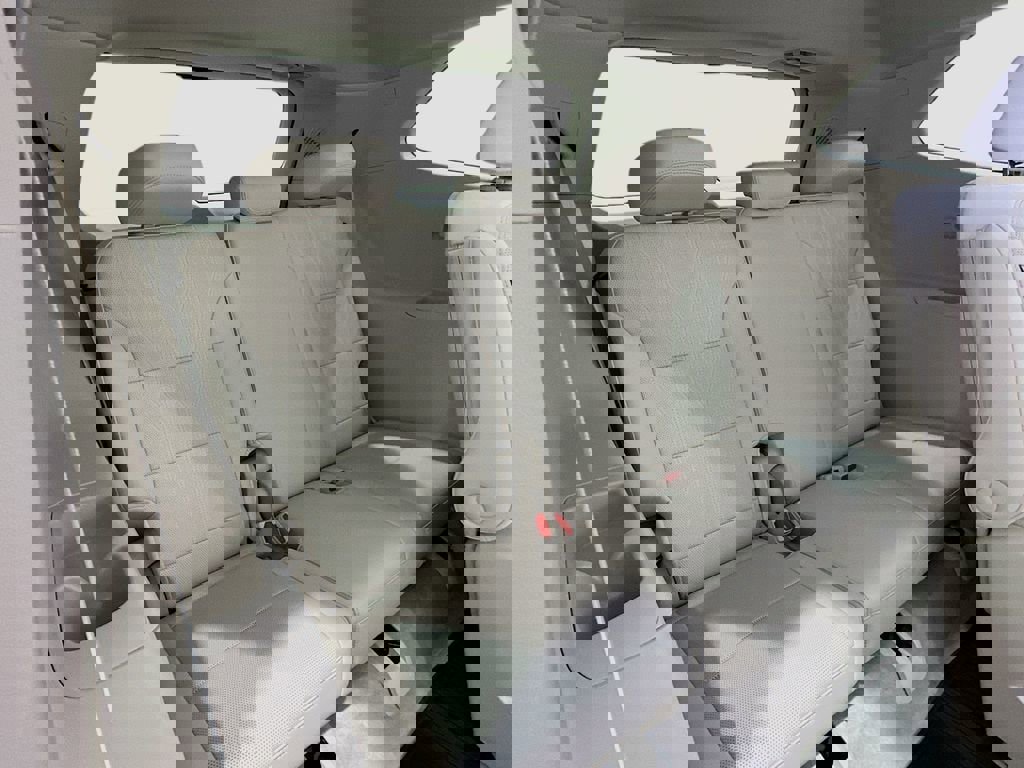 New 2026 Buick Enclave Avenir image 29